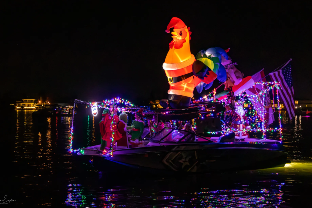 Los desfiles de barcos navideños seguirán iluminando Florida antes de ...
