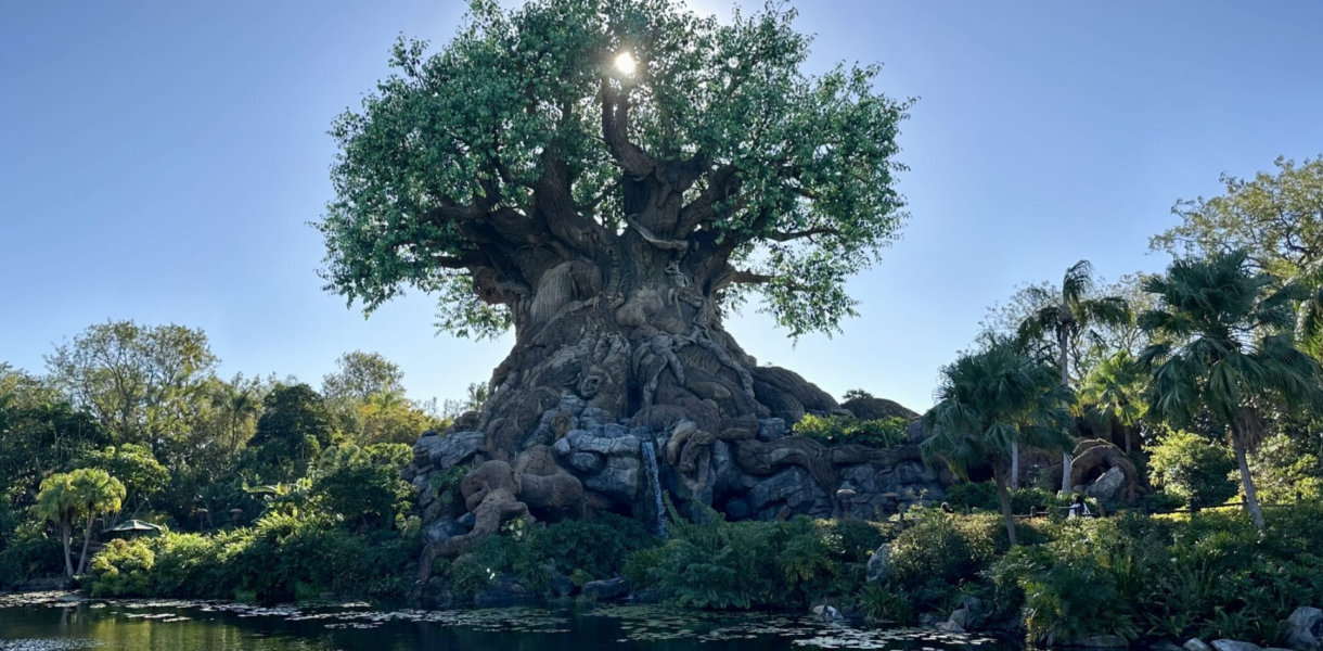 Tree of Life Awakenings estrenó su nuevo show de Mufasa