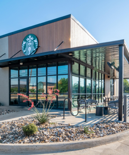 Starbucks revocó su política de puertas abiertas