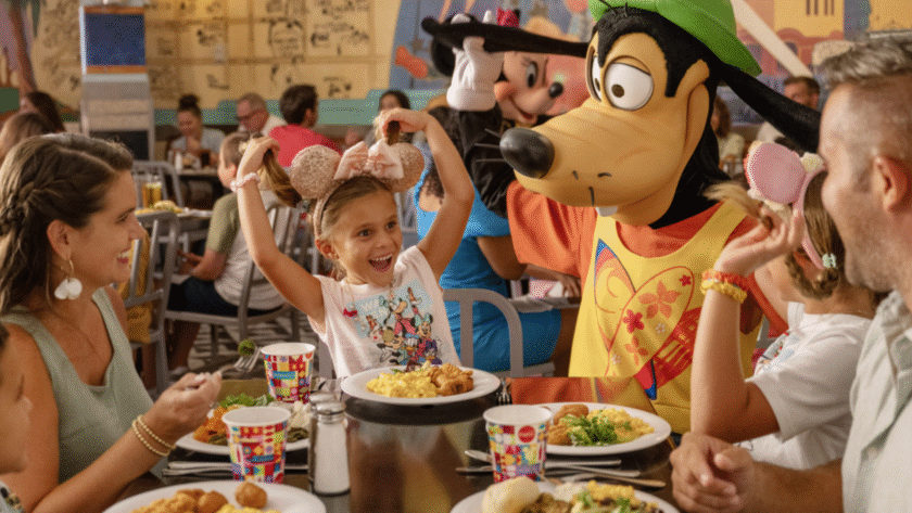 Walt Disney World ofrecerá plan de comidas gratis para niños en 2026