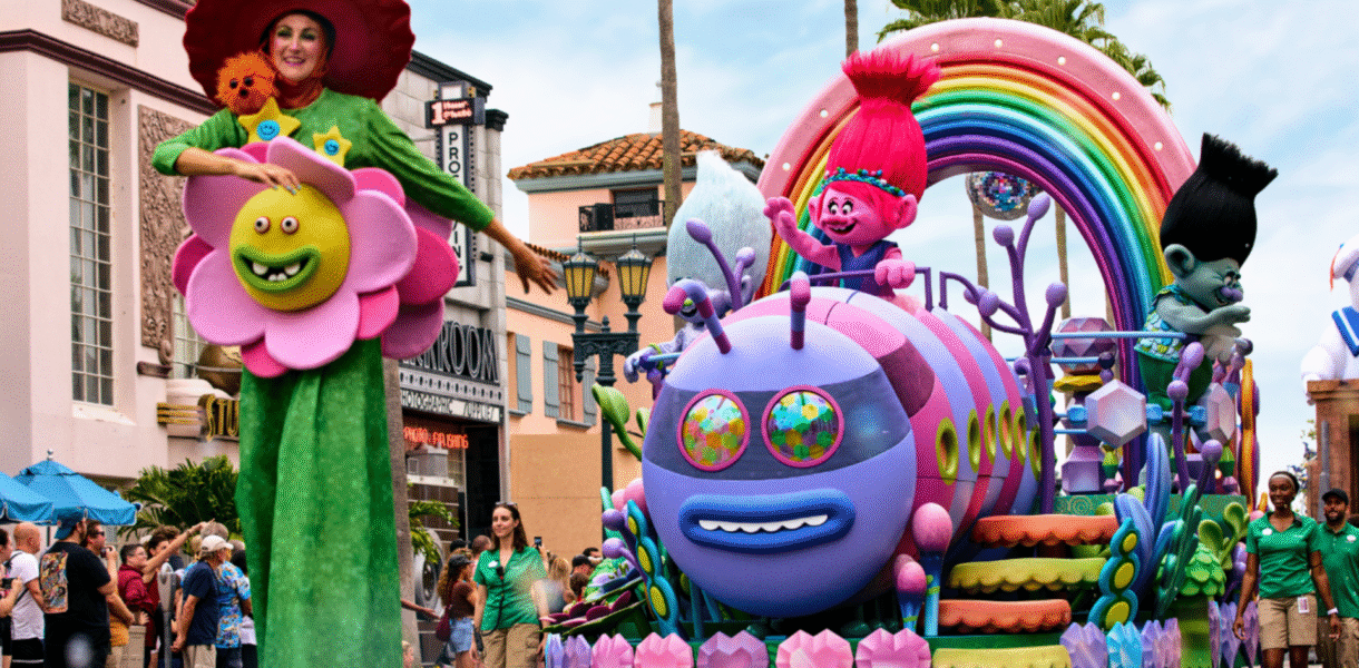 Las carrozas de ‘Trolls’ y ‘Kung Fu Panda’ regresaron a la Mega Movie Parade