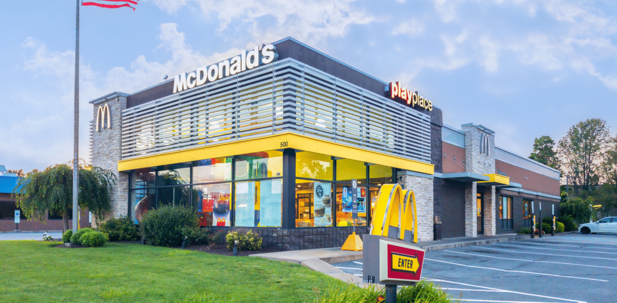 McDonald’s abrirá casi 400 mil puestos de trabajo para el verano