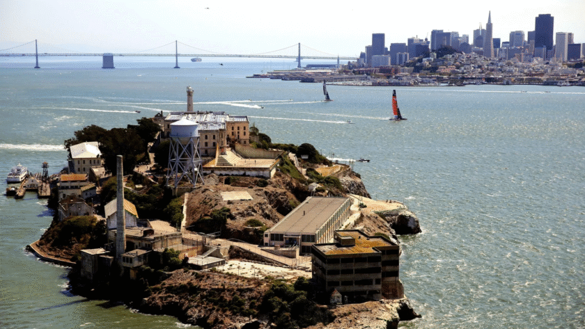 Trump anunció que ordenará la reapertura de Alcatraz como prisión